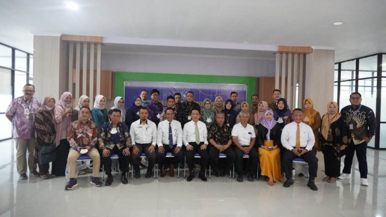 LLDIKTI XVI Sukses Gelar Mobile Office Pertama di Palu