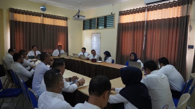 Kepala LLDIKTI XVI Pimpin Apel Kerja Dan Rapat Internal Awal Tahun 2023