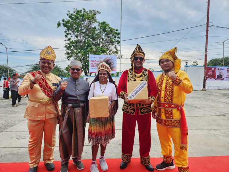 Baju Adat Kaili dan Papua, Fashion Terbaik di Upacara HUT RI LLDIKTI XVI