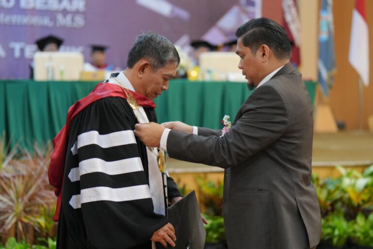 Herdianto Lantemona Dikukuhkan sebagai Guru Besar DPK Pertama di Sulawesi Utara