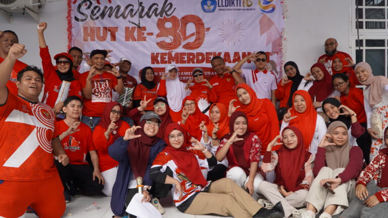 Tawa Lepas Pimpinan dan Staf Warnai Lomba Kemerdekaan di LLDIKTI Wilayah XVI