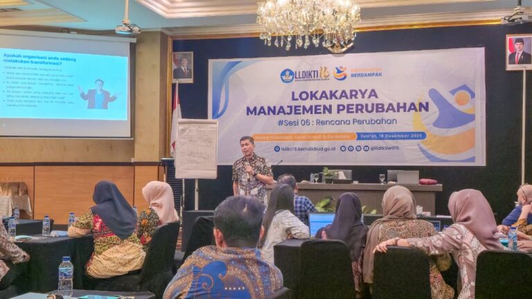 Tinggalkan Zona Nyaman, Kepala LLDIKTI XVI Tantang Staf Susun Program Berdampak 2026
