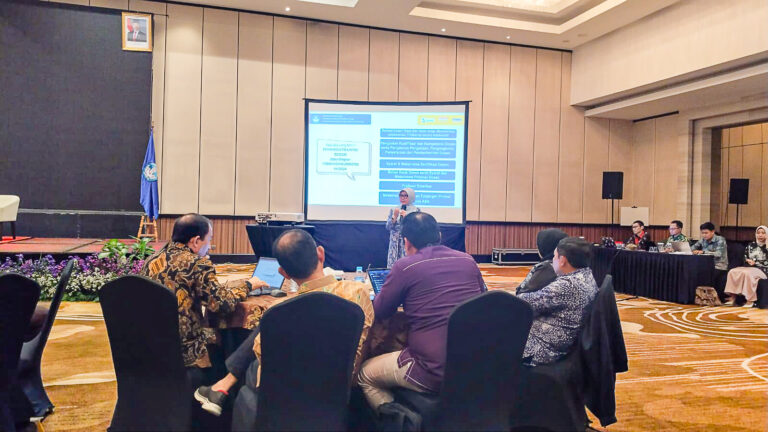 Transformasi Tata Kelola SDM: Kepala LLDikti Wilayah XVI Dorong Standardisasi Layanan Serdos dalam Forum Nasional